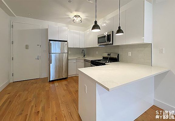 3rd image of 436 Lafayette Ave #2BB