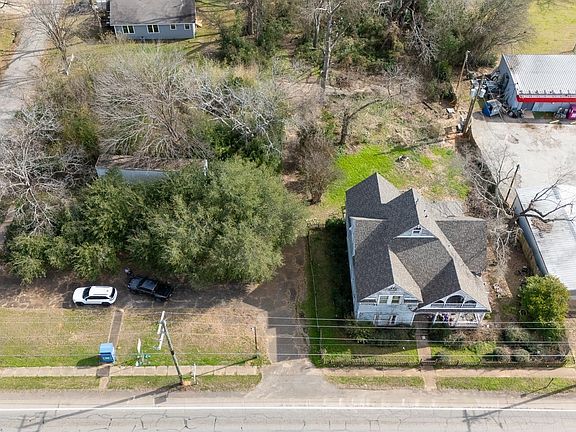 4th image of 104 N Tyler St