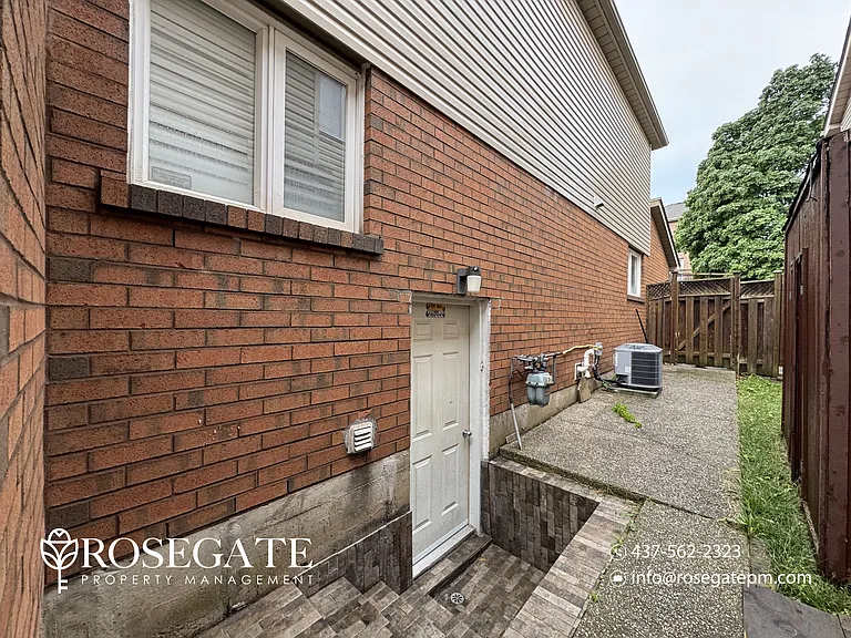 5948 Leeside Cres #2 — Photo 13