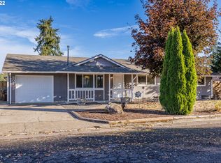 807 E 6th St, Molalla, OR 97038