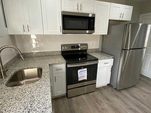 4th image of 3202 Latona St
