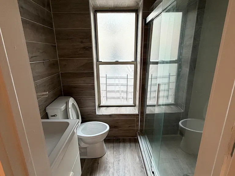 3155 Broadway #19 — Photo 11