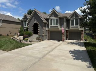911 Chisam Rd, Kearney, MO 64060
