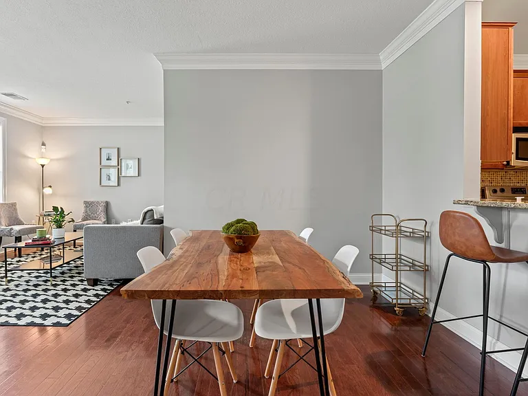 515 W 1st Ave — Photo 8