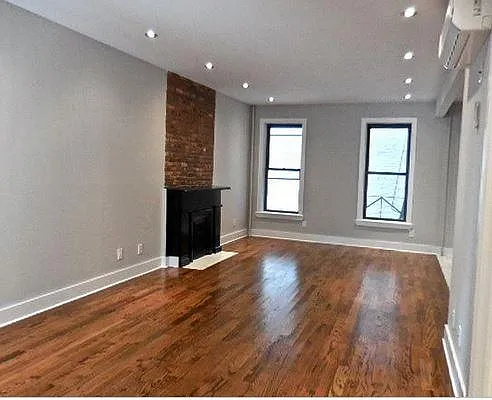 Rented by R New York | media 45