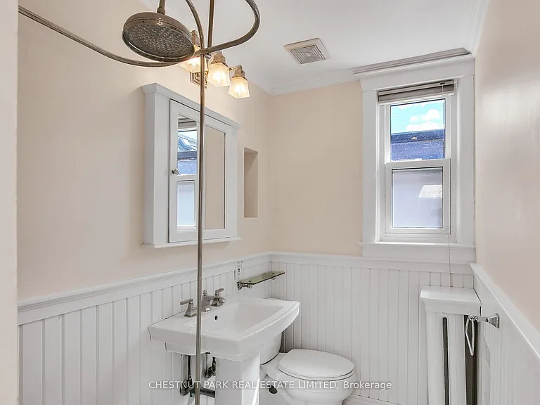 484 Merton St — Photo 34
