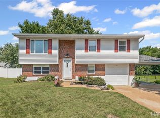 811 Brookdale Dr, Arnold, MO 63010