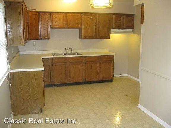 5th image of 3432 Greenlawn Dr