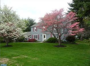 25 Woods End Dr, Doylestown, PA 18902