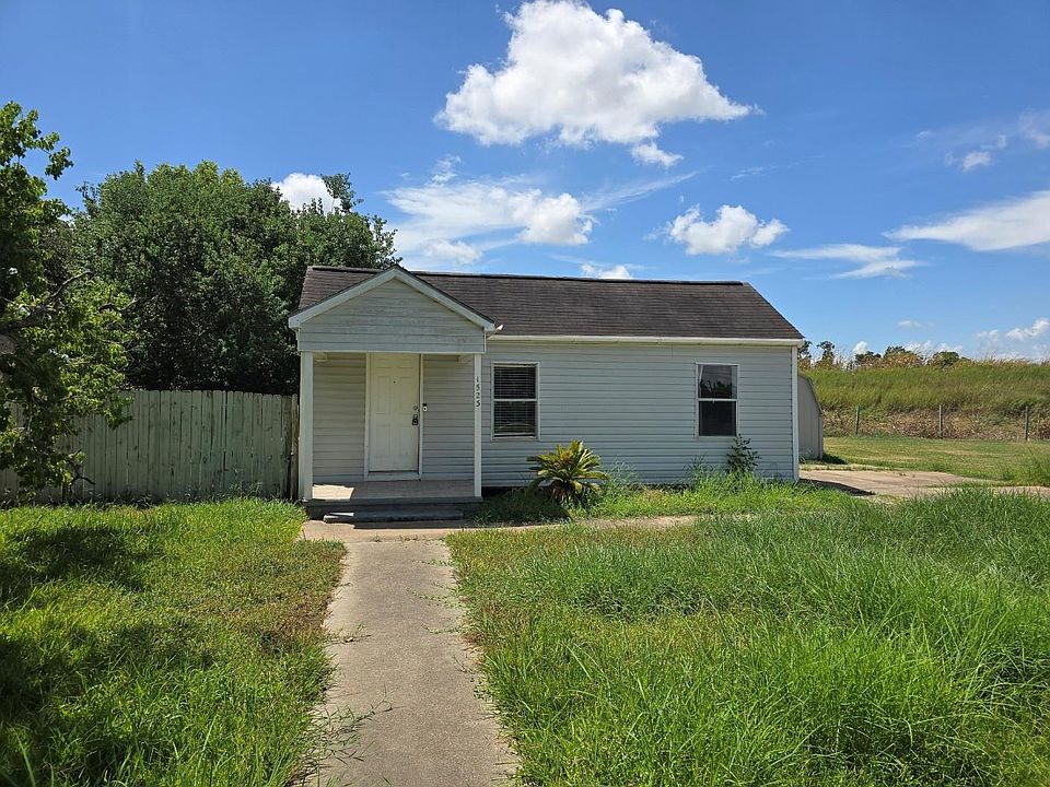 1st image of 1523 N Avenue F
