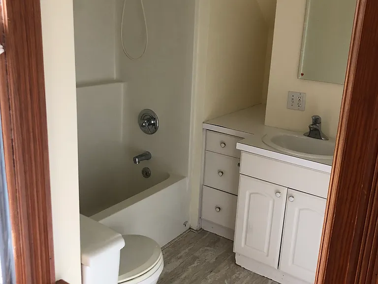 107 Lewis St — Photo 5