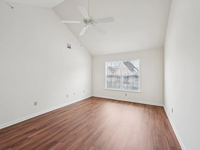 Spring Creek Apartments — Photo 68