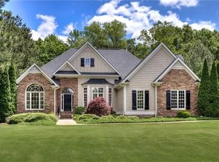 30 Starlight Dr, Cartersville, GA 30121