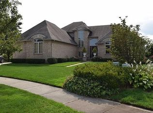 48595 Stonefield Dr, Macomb, MI 48044