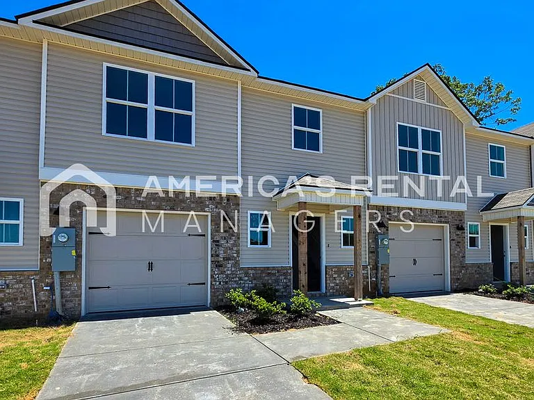 4135 Hudson Ct — Photo 3
