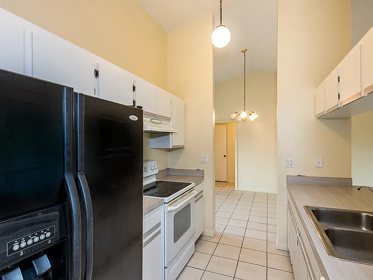 504 Vannell St — Photo 13