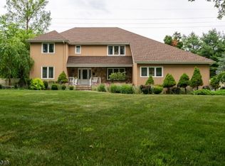 1 Tudor Pl, Randolph, NJ 07869
