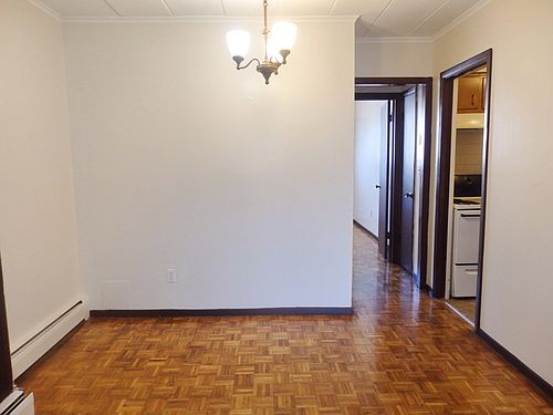 5th image of 2064 Oxford Ave APT 12