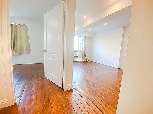 3rd image of 328 Irving Ave #1