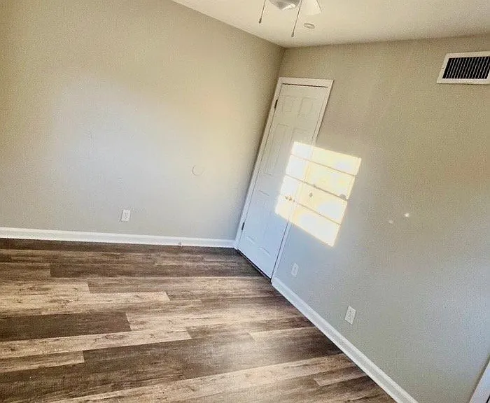 4970 Gardiner Dr — Photo 9