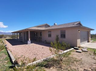 7808 W Chinle Dr, Golden Valley, AZ 86413