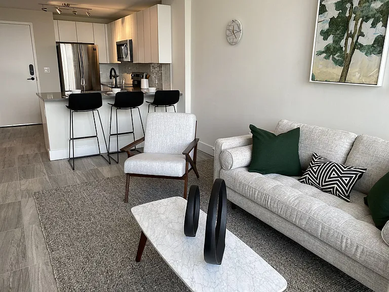 Avery Dania Pointe Apartments — Photo 5
