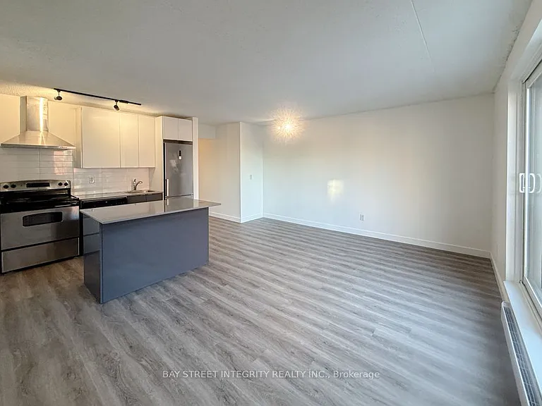 678 Queen St E #7 — Photo 4