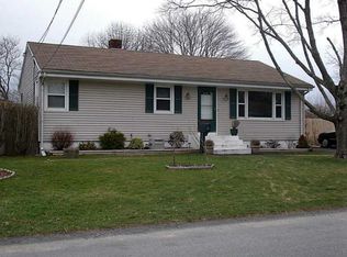14 Wood Rd, Middletown, RI 02842