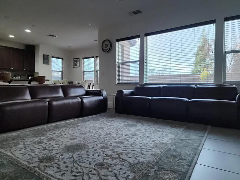 5684 Saratoga Cir — Photo 14