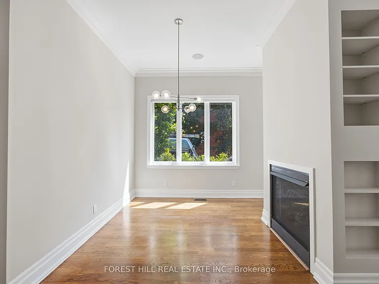 52 Shaftesbury Ave — Photo 11