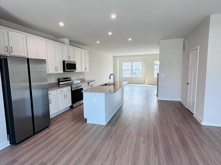61 Zander Rd — Photo 8