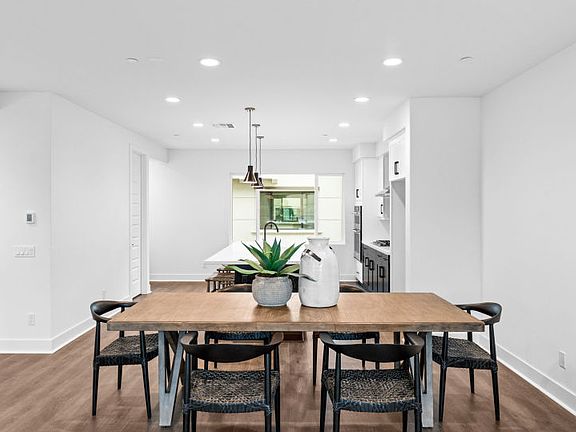 Cafe and Kitchen