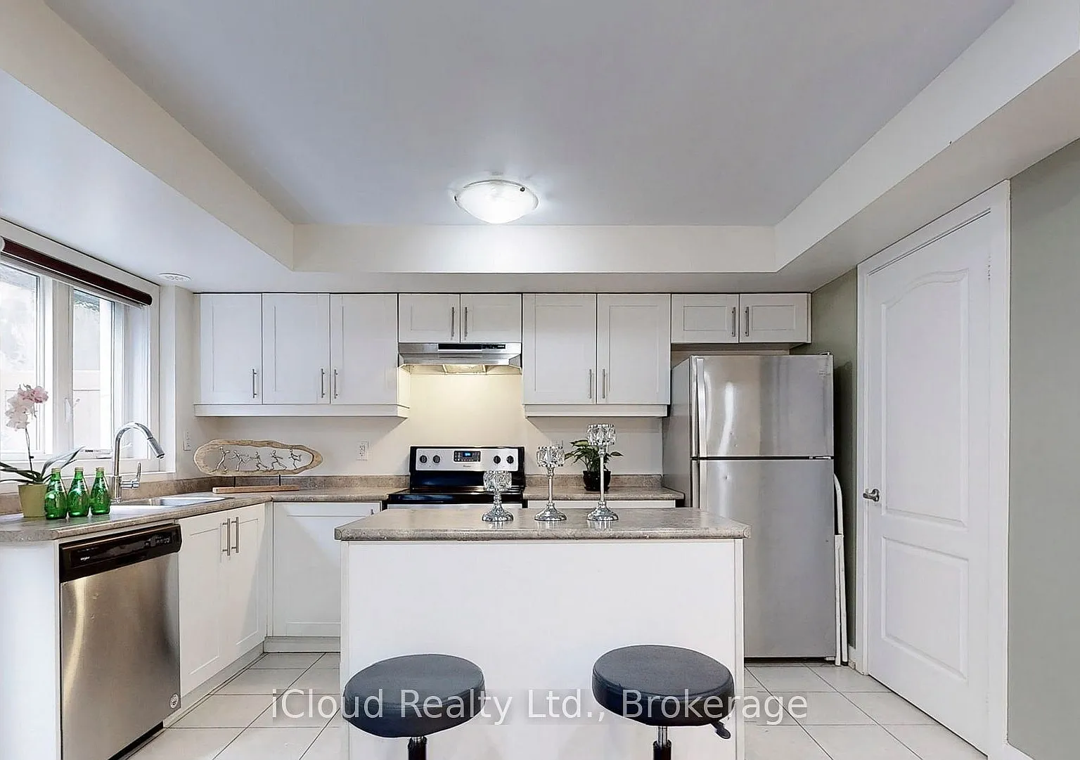 3 bed, $2,800 — Photo 2