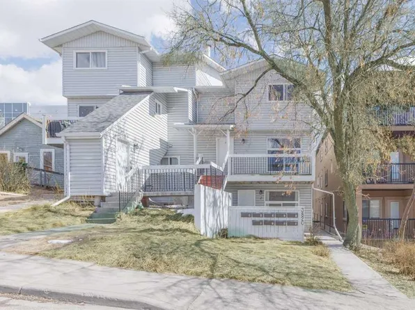 3820 W Parkhill Pl SW #2, Calgary, AB T2S 2W7