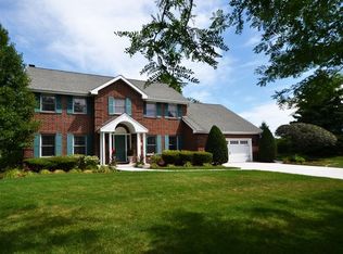 7202 Southwick Dr, Frankfort, IL 60423
