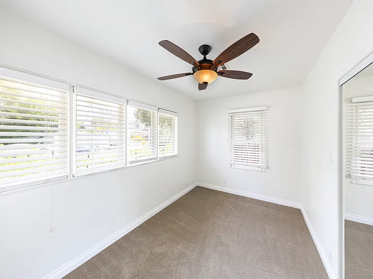 206 S Center St — Photo 20