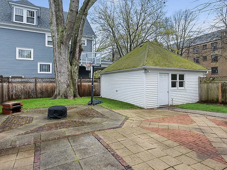2233 Sherman Ave — Photo 9