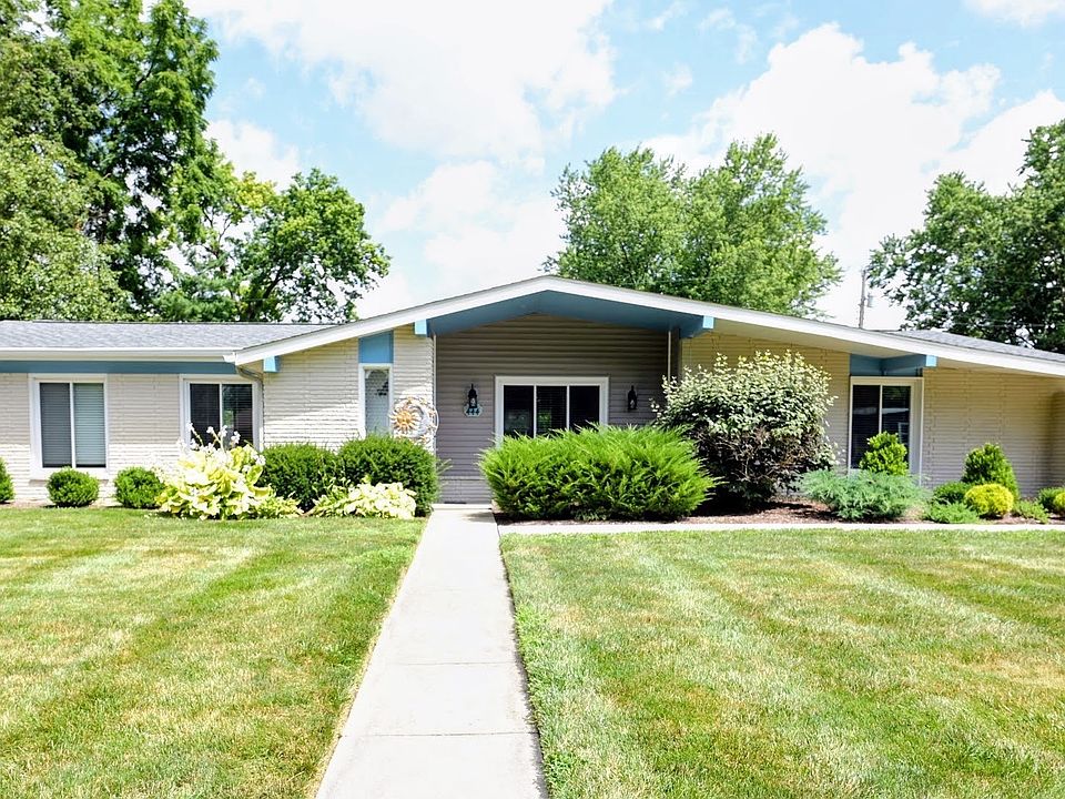 1st image of 444 Ash Dr