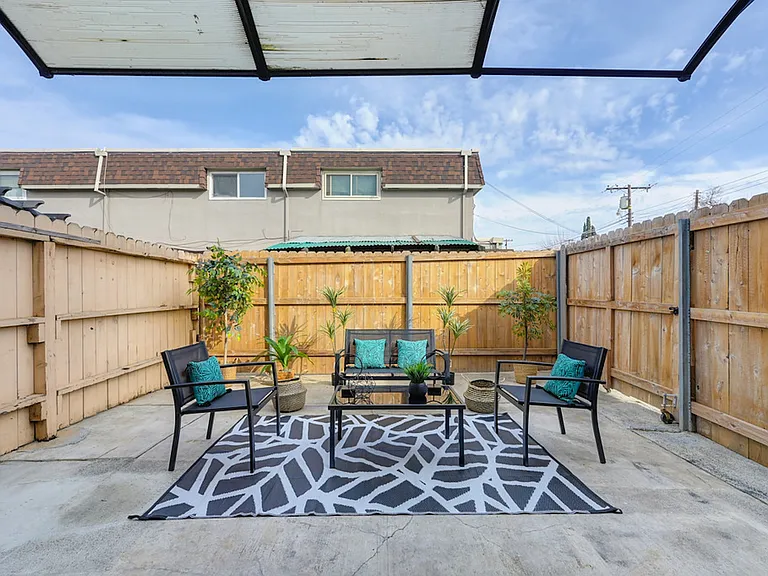 5608 Hillsdale Blvd #C — Photo 43