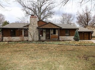 2915 W 93rd St, Leawood, KS 66206