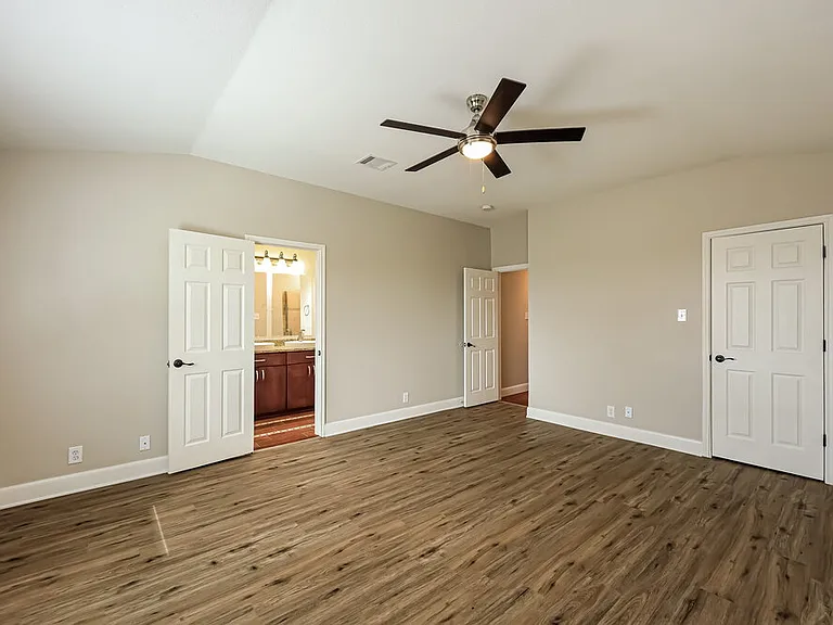 607 Limestone Flt — Photo 11
