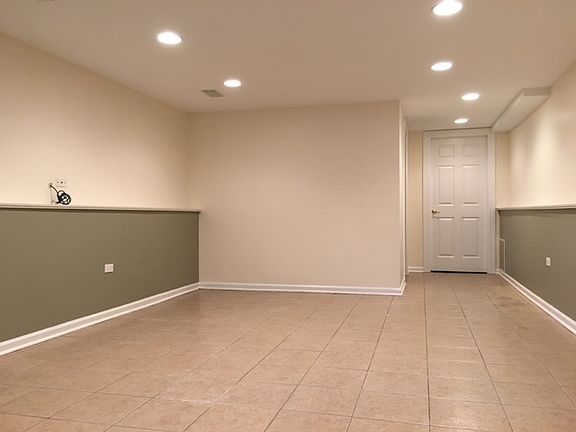 2nd image of 2414 Fontana Dr
