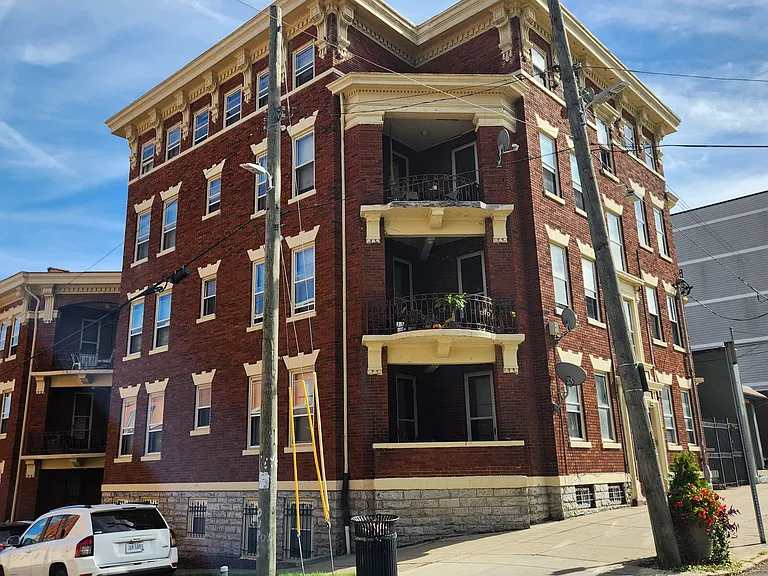 2930 Vine St — Photo 1