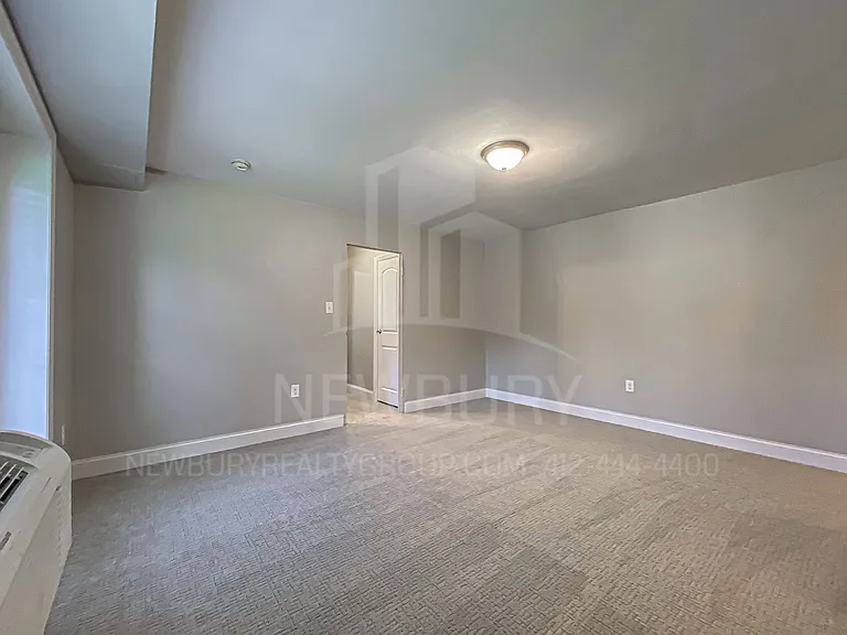 Aspen Court Apartments — Photo 10