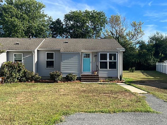 2nd image of 115 Beach Plum Pl