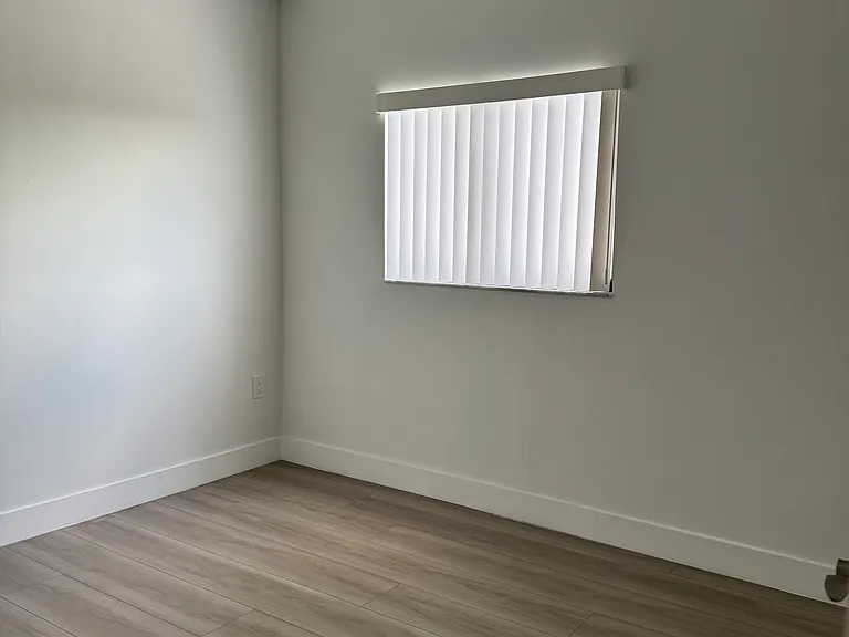 1927 SW 107th Ave #301 — Photo 11