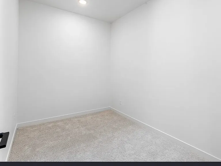 7193 SE Crystal Springs Blvd — Photo 7