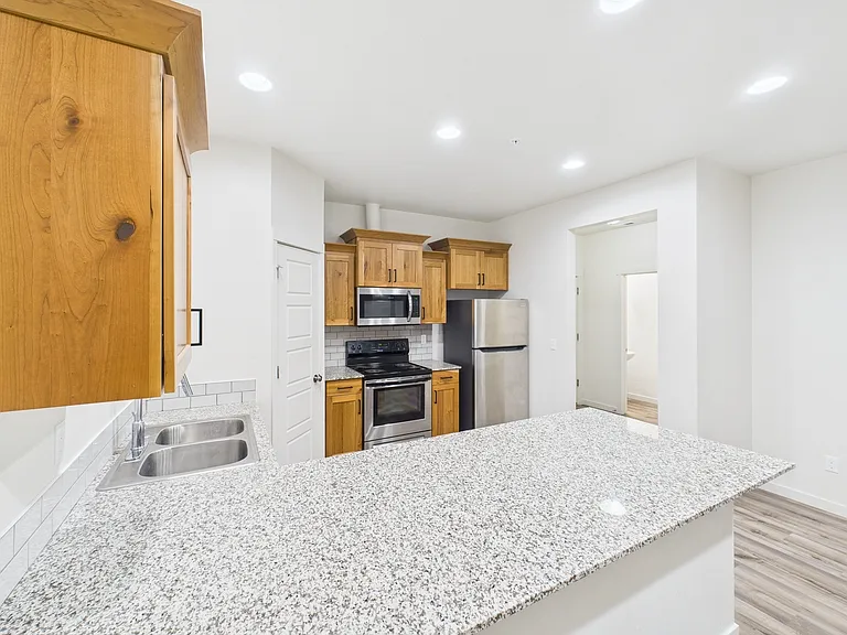 Bellevue Towers LLC — Photo 9