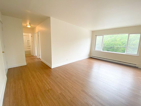 5th image of 424 19th Ave E APT 302