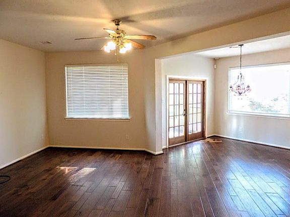 4th image of 1718 Oxford Green Ct